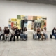 Schüler*innen der 3 HLW vor einem Werk Robert Rauschenbergs in der Kunsthalle Krems