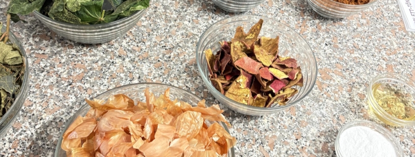 Naturmaterialien zum Färben von Stoffen